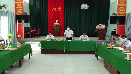 Thường trực huyện ủy làm việc với Ban chấp hành Đảng bộ xã Trà Phú