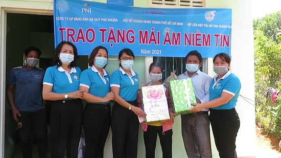 Hội LHPN tỉnh Quảng Ngãi trao nhà “Mái ấm niềm tin” cho Hội viên phụ nữ nghèo