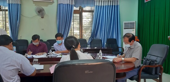 UBND huyện tổ chức họp về công tác phòng, chống dịch bệnh Viêm da nổi cục ở trâu, bò trên địa bàn huyện.