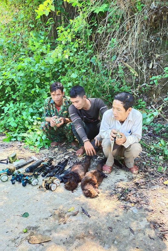 Công an Trà Xinh bắt 03 đối tượng săn bắn động vật hoang dã trái phép