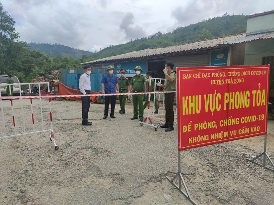 Công an huyện chủ động triển khai thần tốc công tác chống dịch tại xã Trà Phong