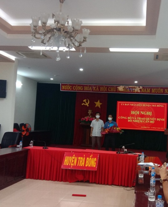 Công bố quyết định bổ nhiệm Phó Trưởng Phòng Tư pháp huyện Trà Bồng