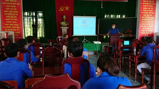Huyện đoàn Trà Bồng: Ra mắt Câu lạc bộ Lý luận trẻ