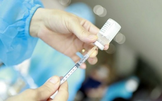 Trà Bồng: Triển khai tiêm vắc xin phòng COVID-19 cho trẻ em từ 12 đến 17 tuổi trên địa bàn huyện.