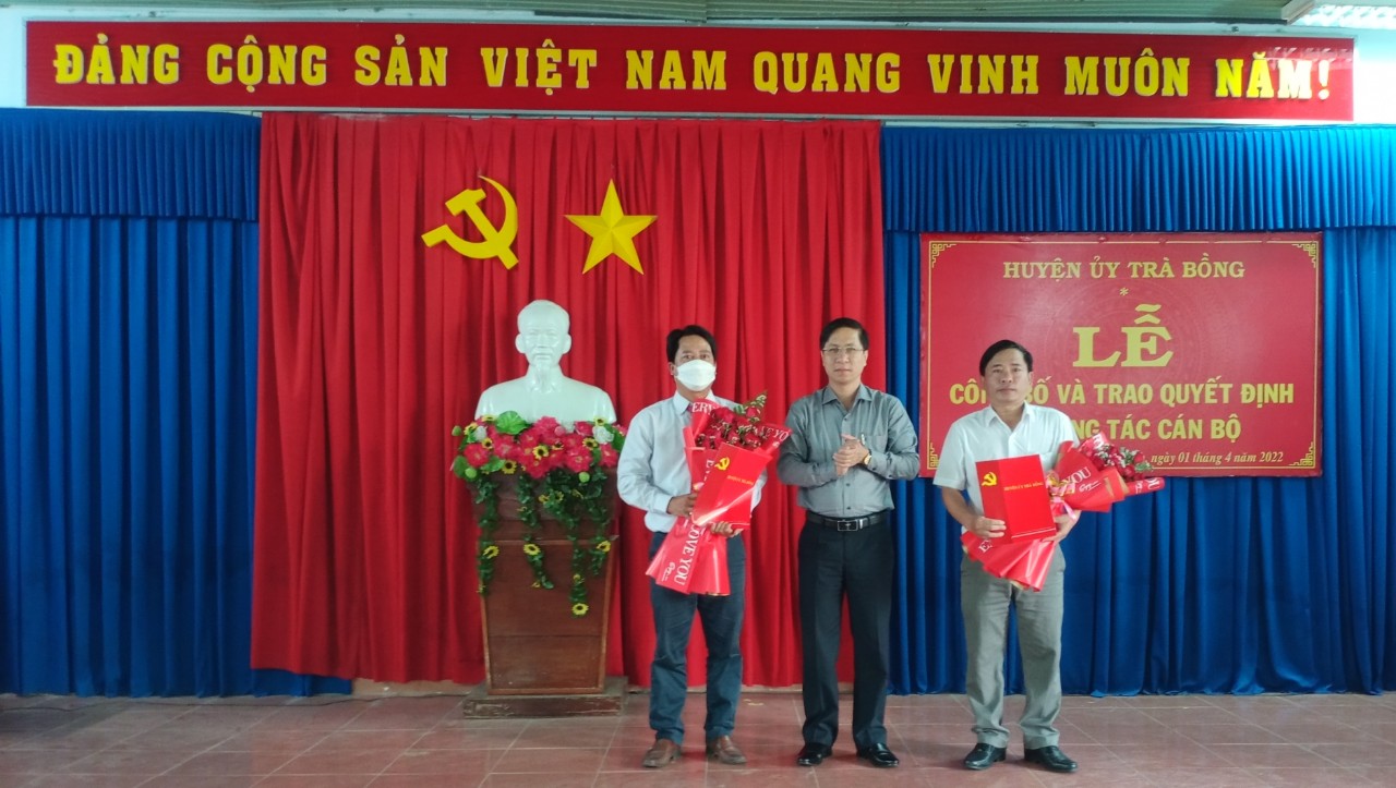 Công bố các quyết định của Ban Thường vụ Huyện ủy về công tác cán bộ tại xã Trà Phú và Trà Bình