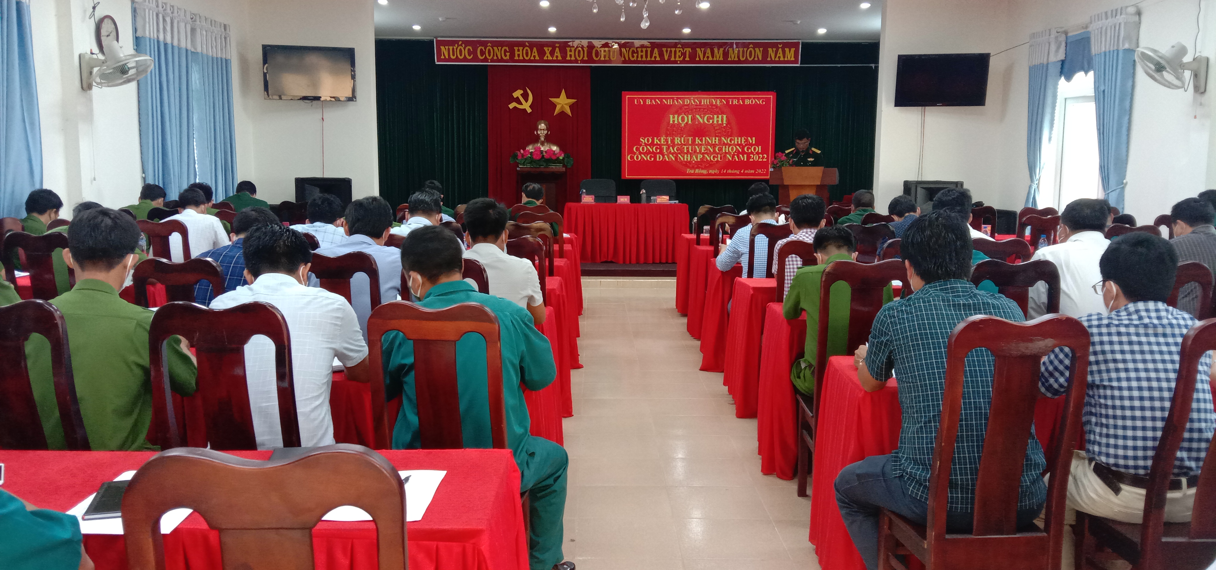 Trà Bồng: Tổ chức Hội nghị rút kinh nghiệm công tác tuyển quân năm 2022
