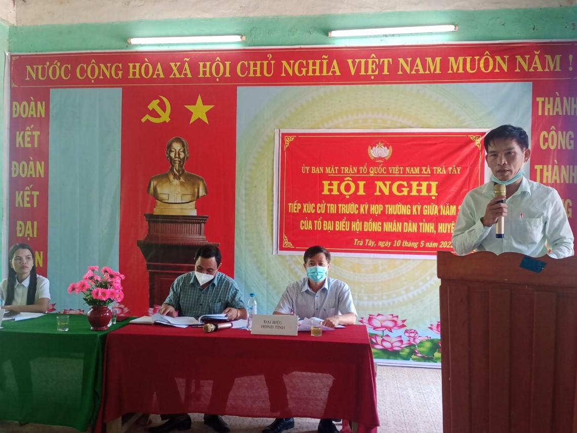 Hội nghị tiếp xúc cử tri của đại biểu HĐND tỉnh và huyện tại xã Trà Tây