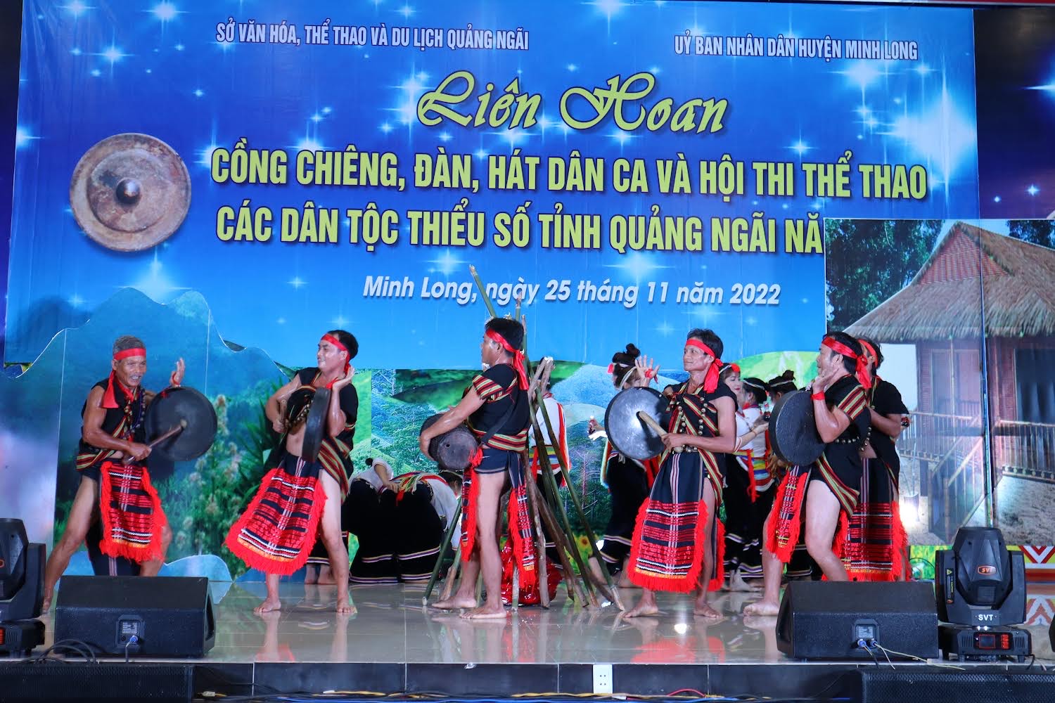 Trà Bồng tham dự liên hoan Cồng, Chiêng, đàn hát dân ca các dân tộc thiểu số...