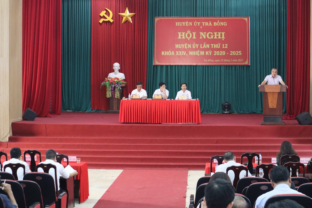 Trà Bồng tổ chức Hội nghị Huyện ủy lần thứ 12 khóa XXIV, nhiệm kỳ 2020-2025.