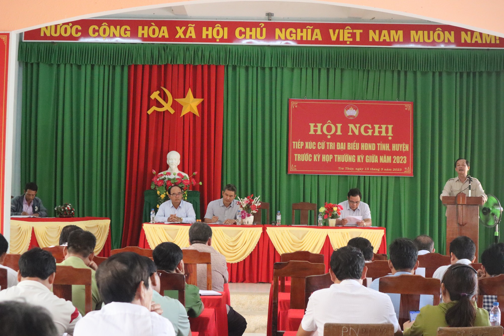 Đại biểu HĐND tỉnh, huyện tiếp xúc cử tri tại xã Trà Thủy