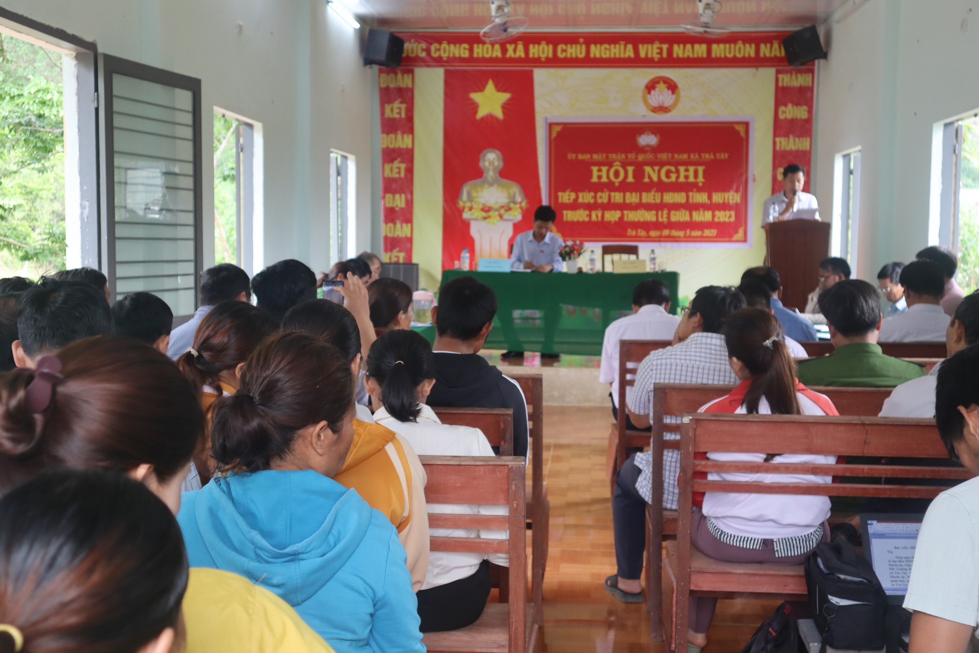 Nhiều vấn đề quan trọng được cử tri quan tâm tại Hội nghị tiếp xúc cử tri xã Trà Tây, huyện Trà Bồng