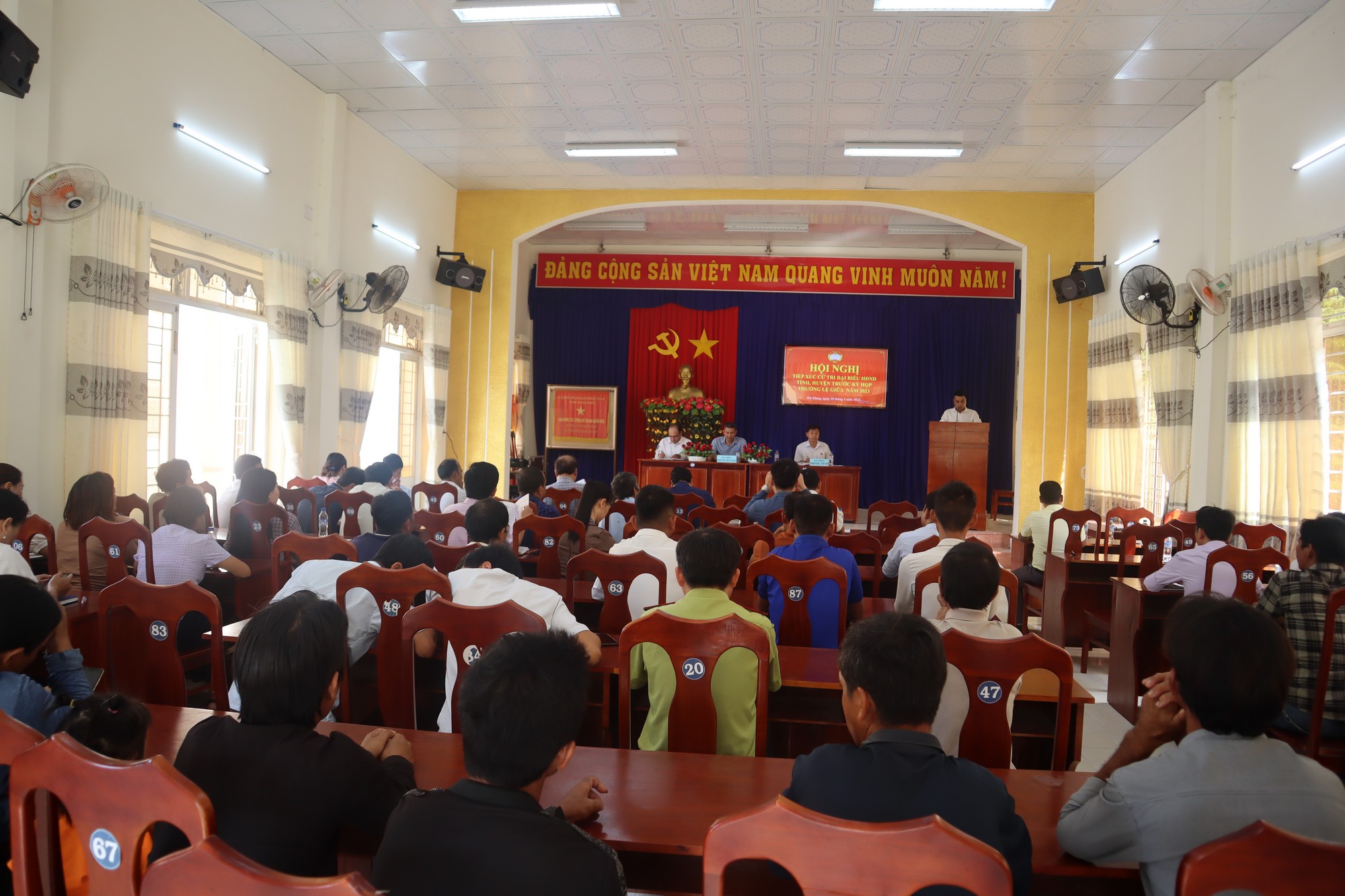 Hội nghị tiếp xúc cử tri của HĐND tỉnh, huyện tại xã Trà Giang