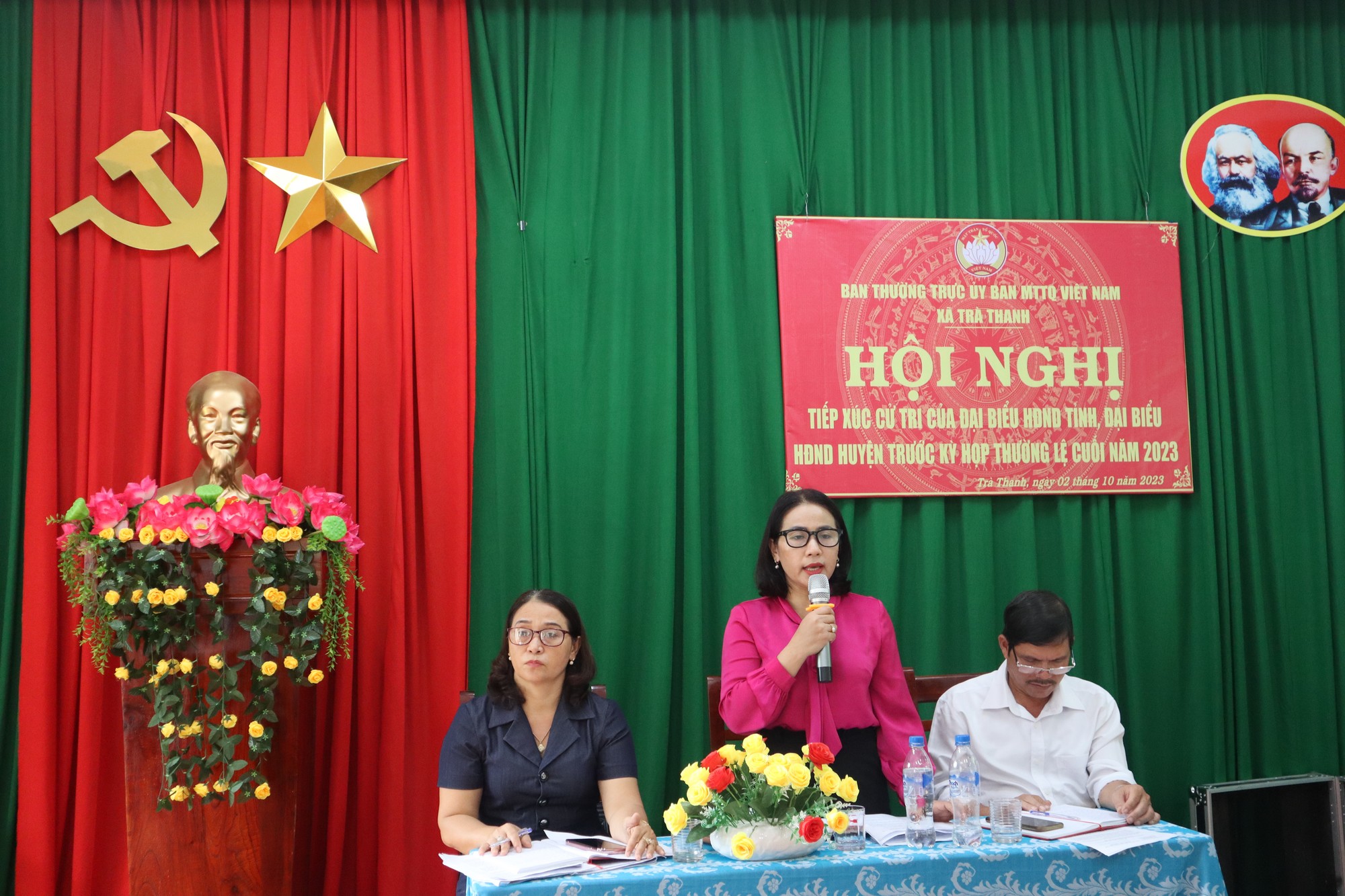 Tổ đại biểu HĐND tỉnh, huyện tiếp xúc cử tri tại xã Trà Thanh