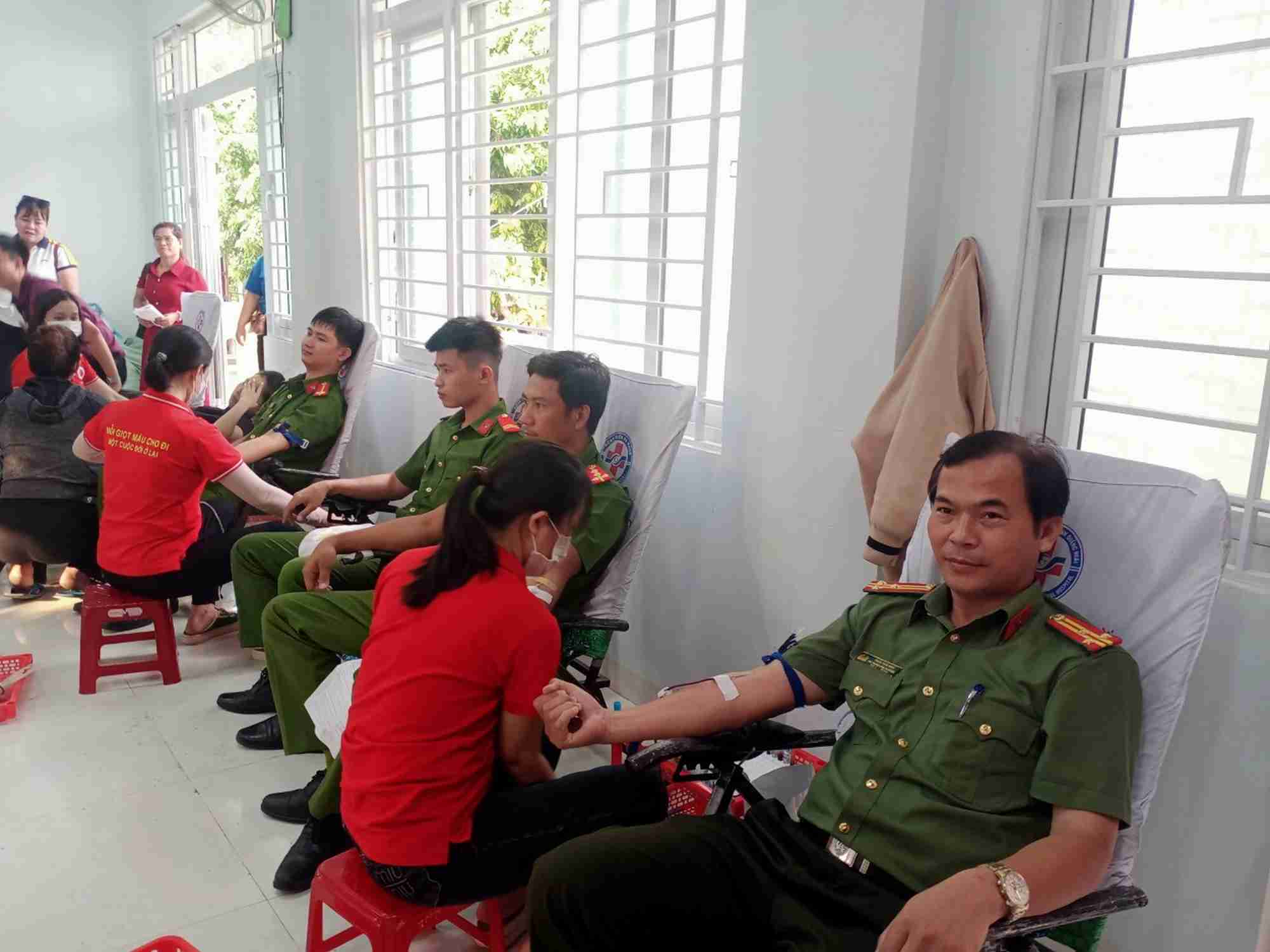 Ngày hội hiến máu tình nguyện huyện Trà Bồng đợt 1 năm 2024