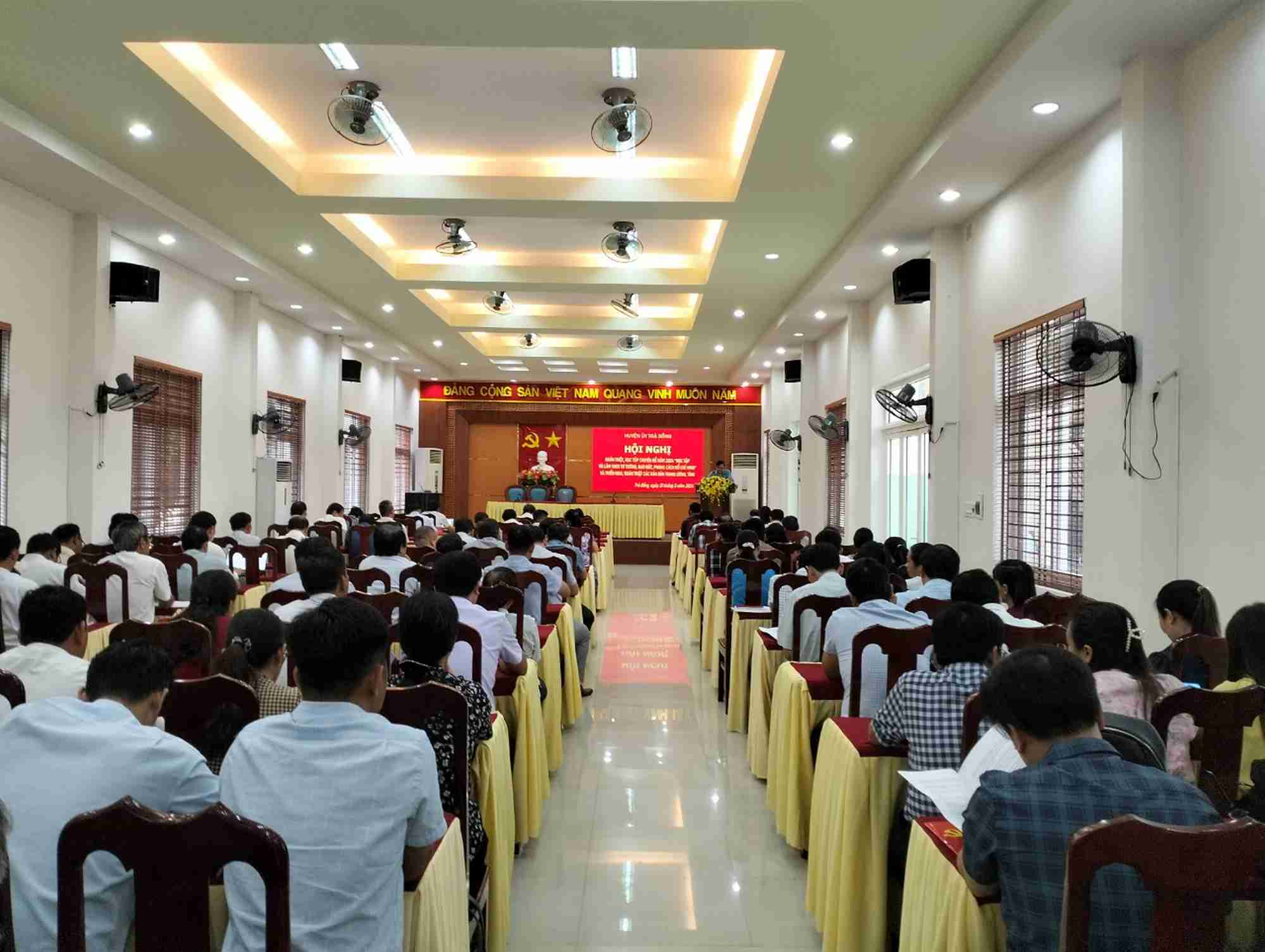 Hội nghị học tập, quán triệt chuyên đề năm 2024 “Học tập và làm theo tư tưởng, đạo đức, phong cách Hồ Chí Minh và quán triệt các văn bản của TW
