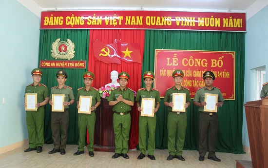 Công an huyện Trà Bồng công bố Quyết định của Giám đốc Công an tỉnh về công tác cán bộ