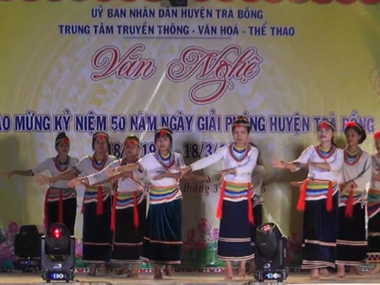 VN_chao_mung_giai_phong_Tra_Bong_64da1