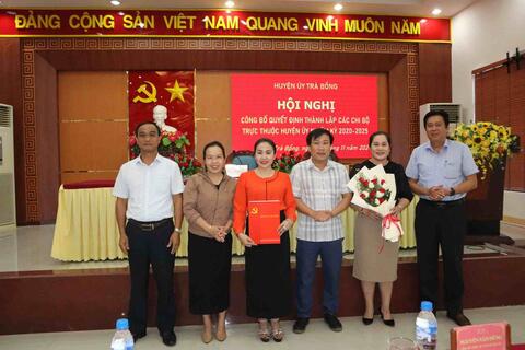CÔNG BỐ QUYẾT ĐỊNH THÀNH LẬP CÁC CHI BỘ