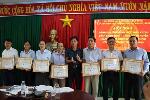 TRÀ BỒNG: HỘI NGHỊ ĐÁNH GIÁ KẾT QUẢ THỰC HIỆN CHÍNH SÁCH BHXH, BHYT HUYỆN NĂM 2023