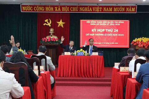 PHIÊN BẾ MẠC KỲ HỌP THƯỜNG LỆ CUỐI NĂM 2024, HĐND HUYỆN TRÀ BỒNG KHÓA XII, NHIỆM KỲ 2021-2026