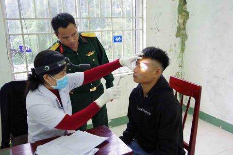 Huyện Trà Bồng tổ chức khám sức khỏe nghĩa vụ quân sự năm 2025