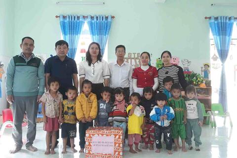 Đồng chí Võ Đức Thế, Phó Chủ tịch Thường trực HĐND huyện tổ chức đoàn đến...