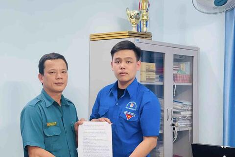 Hành động đẹp và thể hiện nhiệt huyết của tuổi trẻ thông qua những lá đơn...