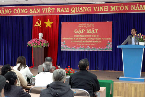 TRUNG TÂM CHÍNH TRỊ HUYỆN TRÀ BỒNG GẶP MẶT CÁN BỘ, HỘI VIÊN CÂU LẠC BỘ THÔNG TIN ĐÀO DU