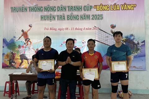 ĐỘI BÓNG CHUYỀN NAM HỘI NÔNG DÂN XÃ TRÀ BÌNH VÔ ĐỊCH GIẢI BÓNG CHUYỀN NÔNG DÂN TRANH CÚP "BÔNG LÚA VÀNG" HUYỆN TRÀ BỒNG NĂM 2025