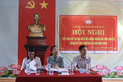 Tổ Đại biểu HĐND tỉnh, huyện tiếp xúc cử tri tại xã Trà Tây, huyện Trà Bồng