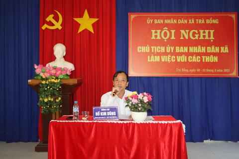 CHỦ TỊCH UBND XÃ HỒ KIM DŨNG LÀM VIỆC VỚI CÁN BỘ VÀ NHÂN DÂN THÔN SƠN BÀN VÀ SƠN THÀNH