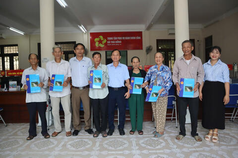 XÃ TRÀ BỒNG NÂNG CAO HIỆU QUẢ GIẢI QUYẾT THỦ TỤC HÀNH CHÍNH KHI TRIỂN KHAI MÔ HÌNH CHÍNH QUYỀN ĐỊA PHƯƠNG HAI CẤP